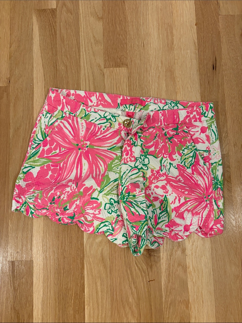 Lilly Pulitzer Floral Scallop Hem Women’s Shorts
